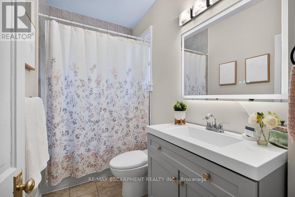 25 Book Road, Grimsby, Ontario  L3M 2M3 - Photo 40 - X13804458