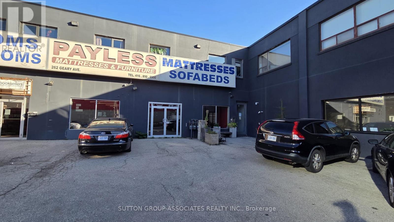 STOREFRONT - 262 GEARY AVENUE, Toronto, Ontario