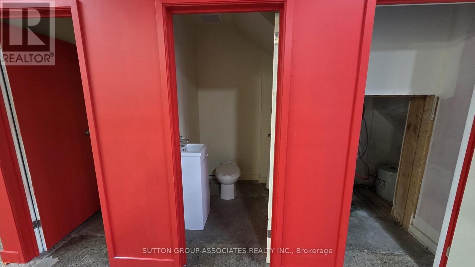 Storefront - 262 Geary Avenue, Toronto, Ontario  M6H 2C5 - Photo 7 - W13793290