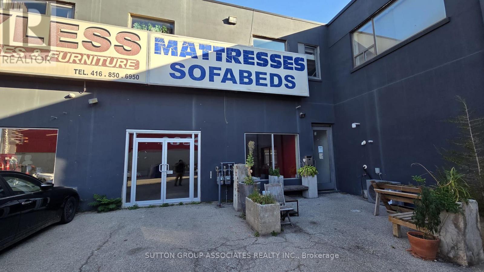 Storefront - 262 Geary Avenue, Toronto, Ontario  M6H 2C5 - Photo 2 - W13793290