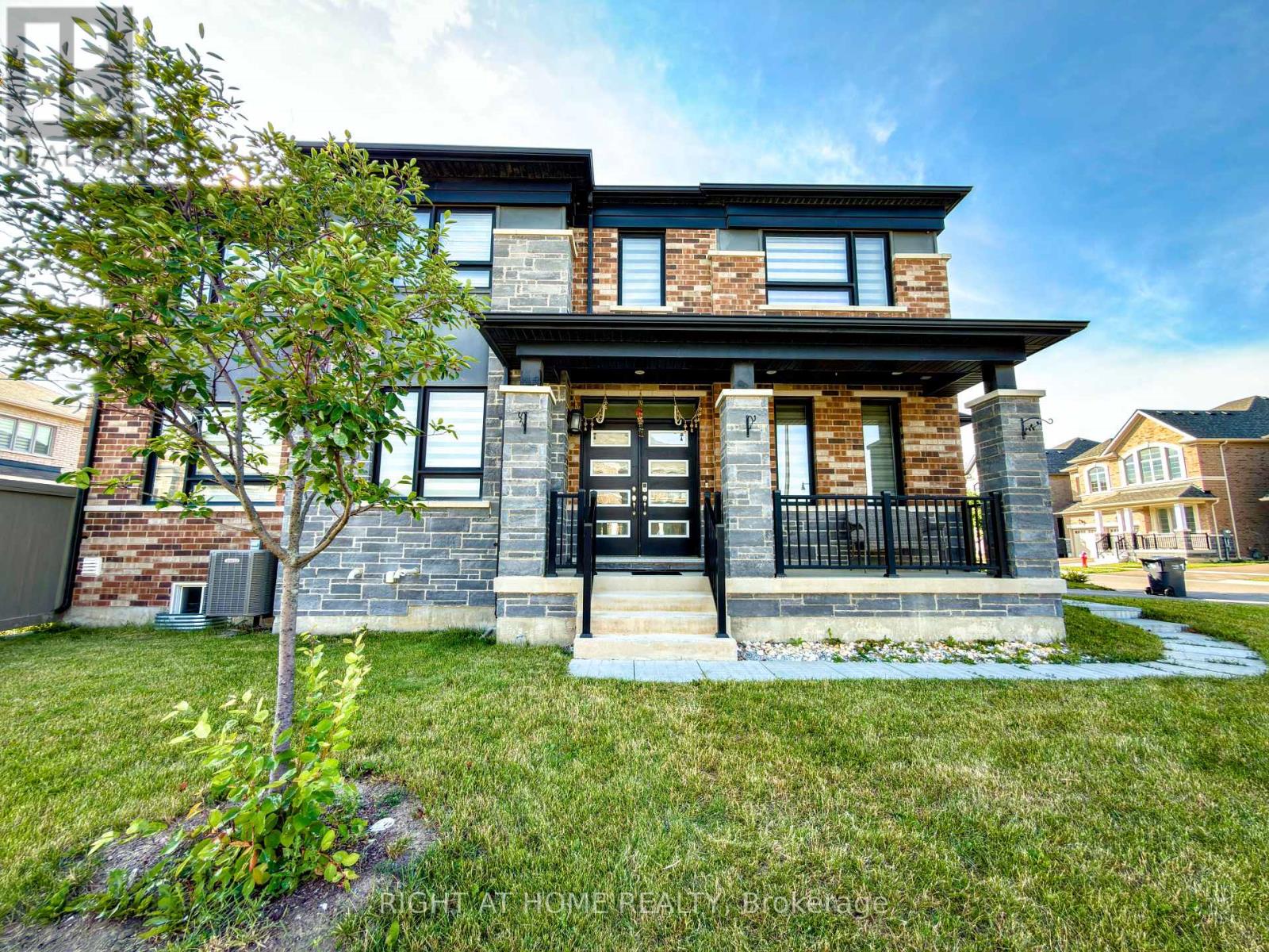 30 Boothill Drive, Brampton, Ontario  L7A 5E4 - Photo 4 - W13521678