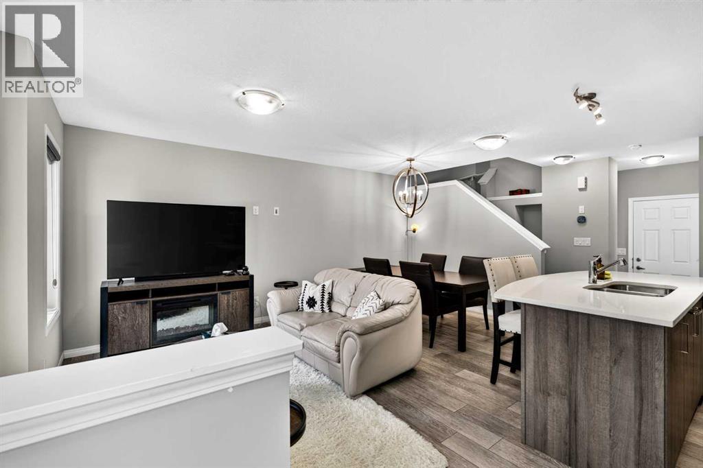 30 Yorkville Boulevard SW, Calgary, Alberta  T2X 4K6 - Photo 4 - A2335736