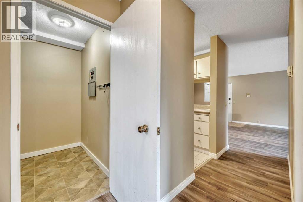 111, 10120 Brookpark Boulevard SW, Calgary, Alberta  T2W 3G3 - Photo 27 - A2338587