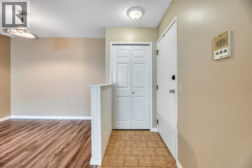 111, 10120 Brookpark Boulevard SW, Calgary, Alberta  T2W 3G3 - Photo 20 - A2338587