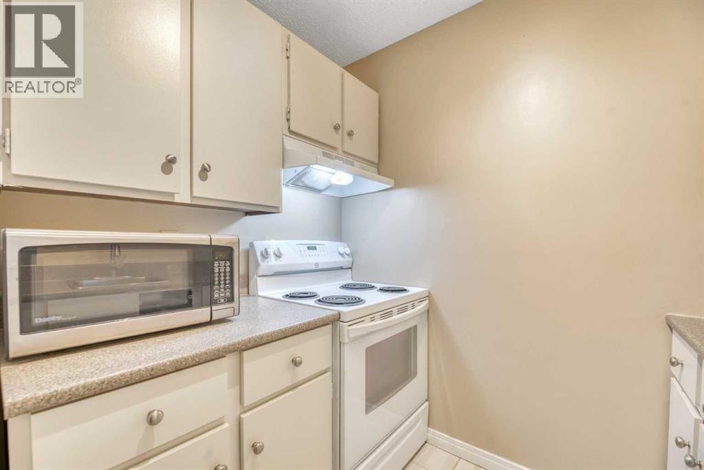 111, 10120 Brookpark Boulevard SW, Calgary, Alberta  T2W 3G3 - Photo 29 - A2338587