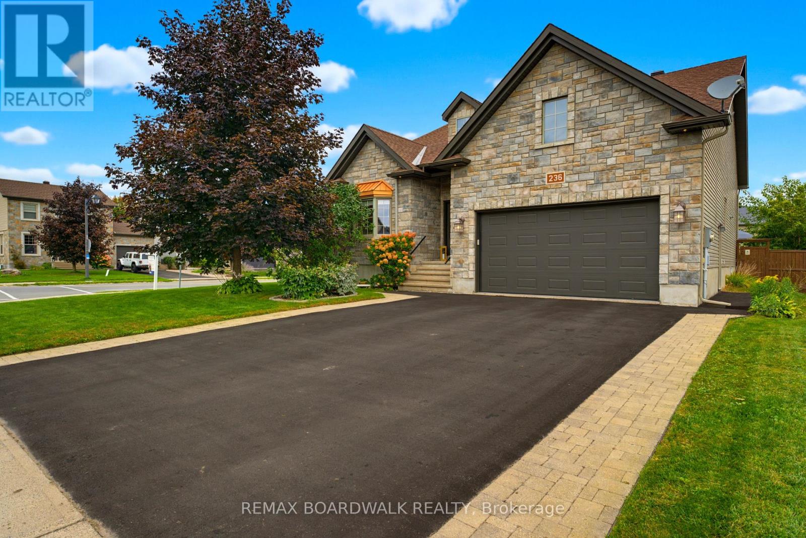 236 Sterling Avenue, Clarence-Rockland, Ontario  K4K 0G8 - Photo 2 - X13804632