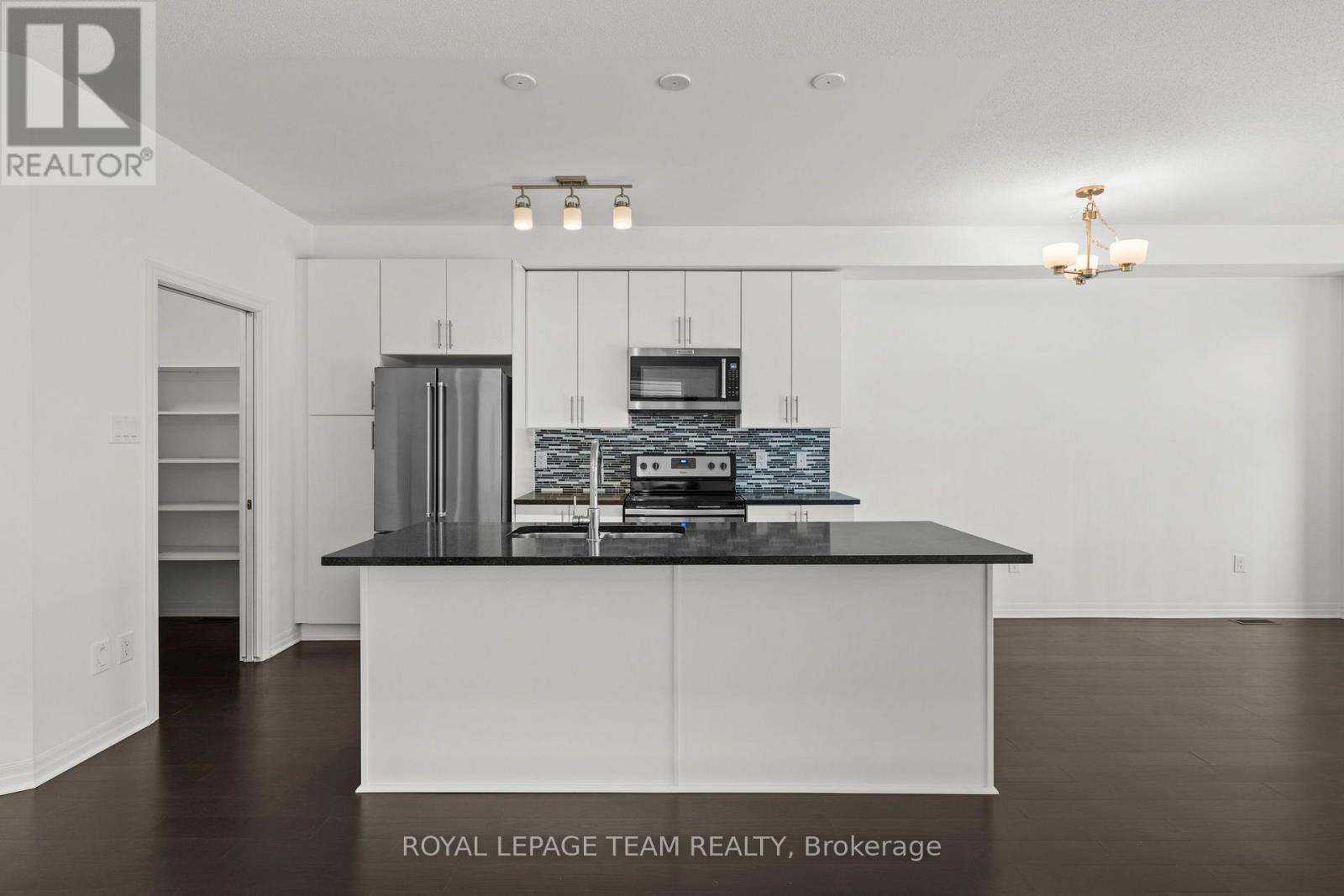547 Rioja Street, Ottawa, Ontario  K2S 0H8 - Photo 10 - X13804634
