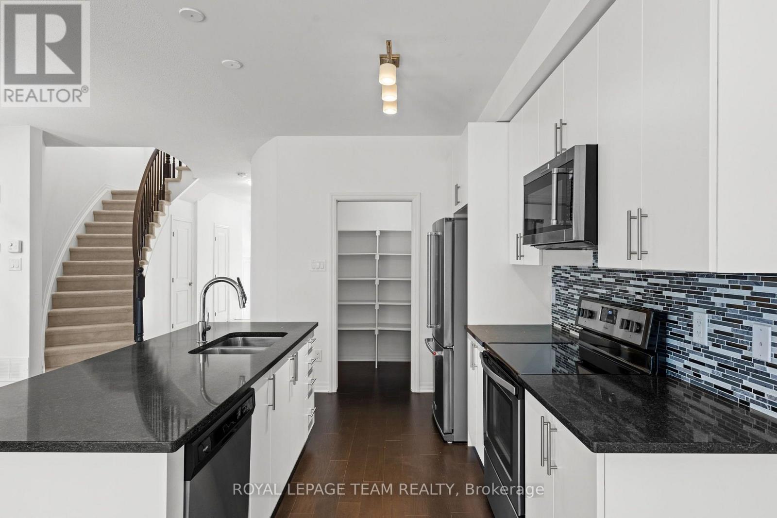 547 Rioja Street, Ottawa, Ontario  K2S 0H8 - Photo 16 - X13804634