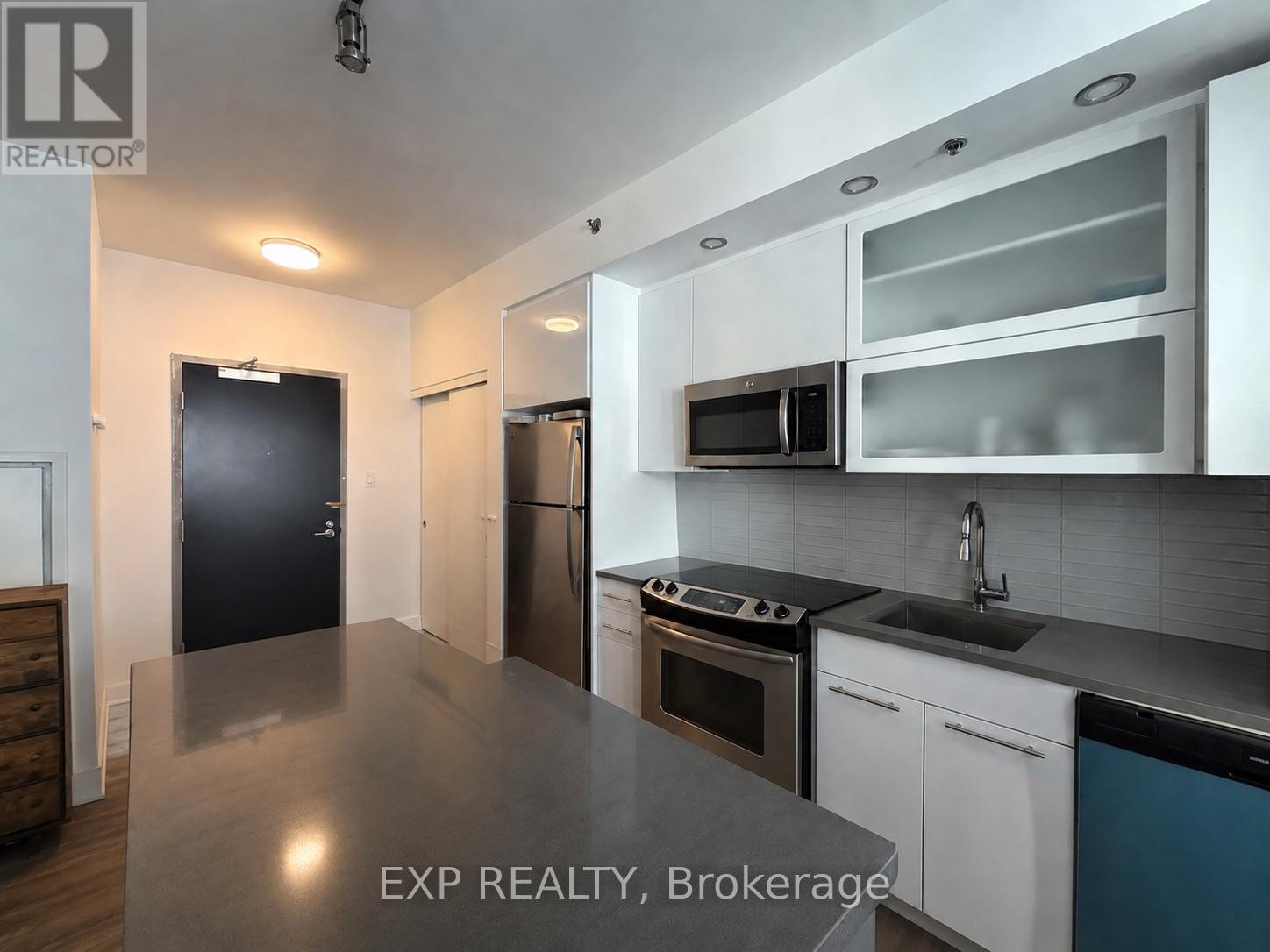 208 - 98 Richmond Road, Ottawa, Ontario  K1Z 0B2 - Photo 2 - X13804662