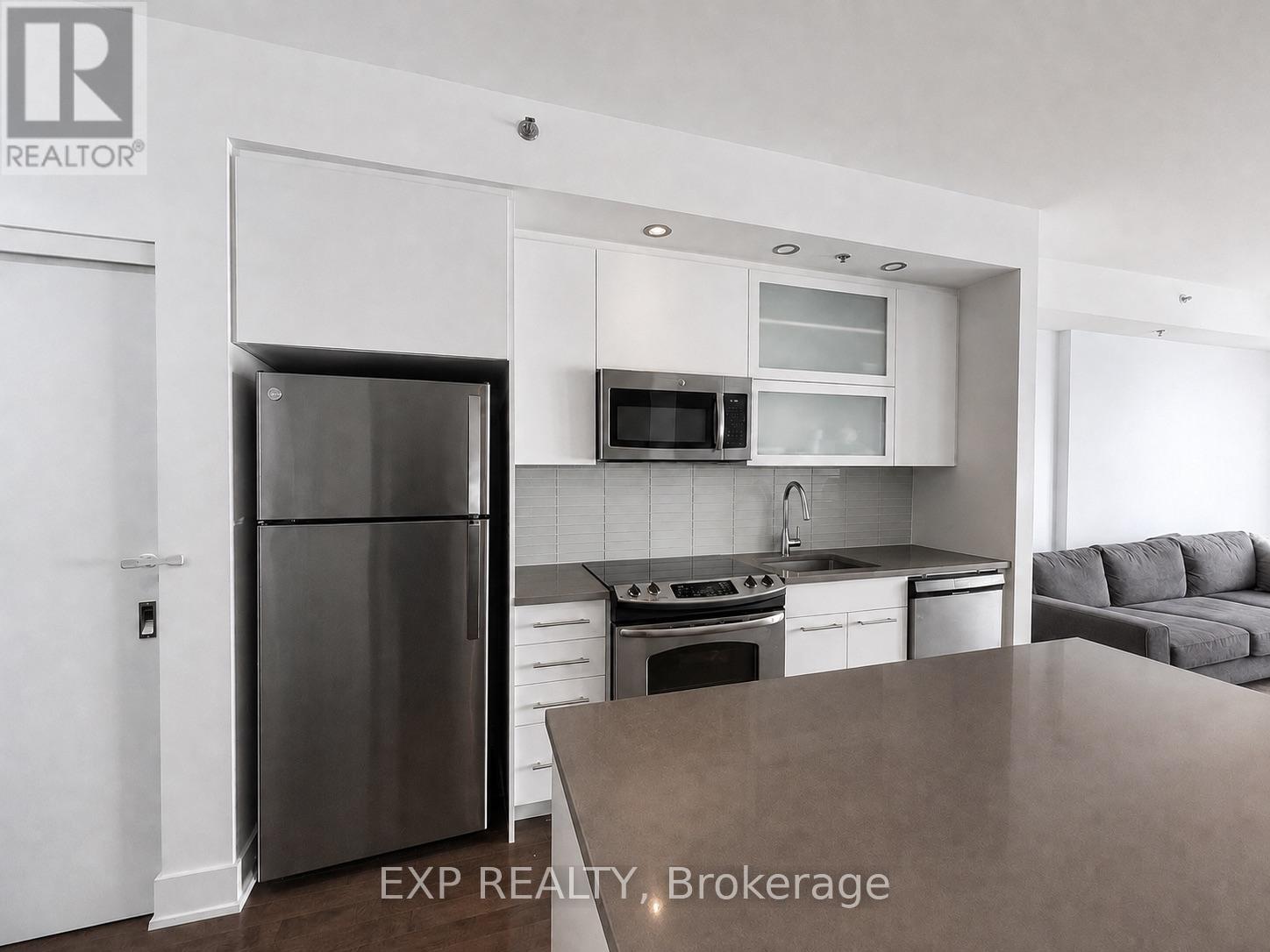 208 - 98 Richmond Road, Ottawa, Ontario  K1Z 0B2 - Photo 3 - X13804662