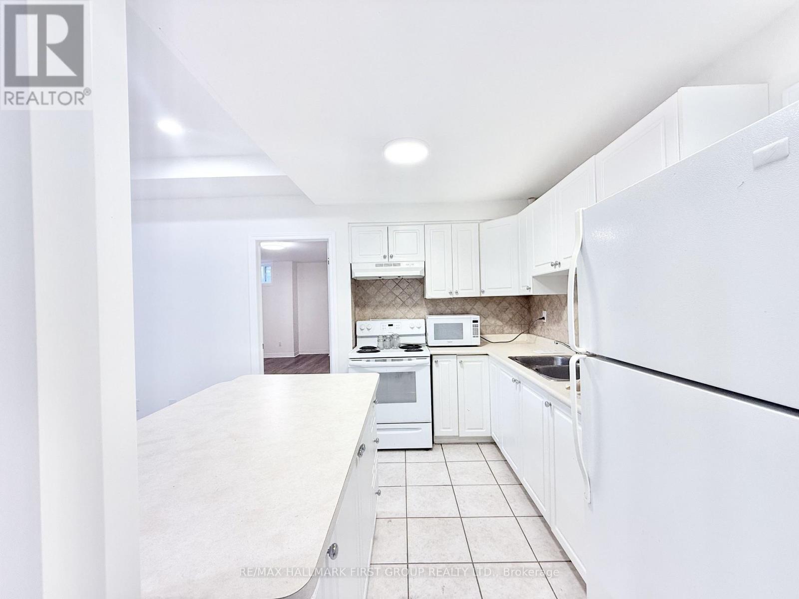 BASEMENT - 22 RISEBROUGH AVENUE, Toronto, Ontario