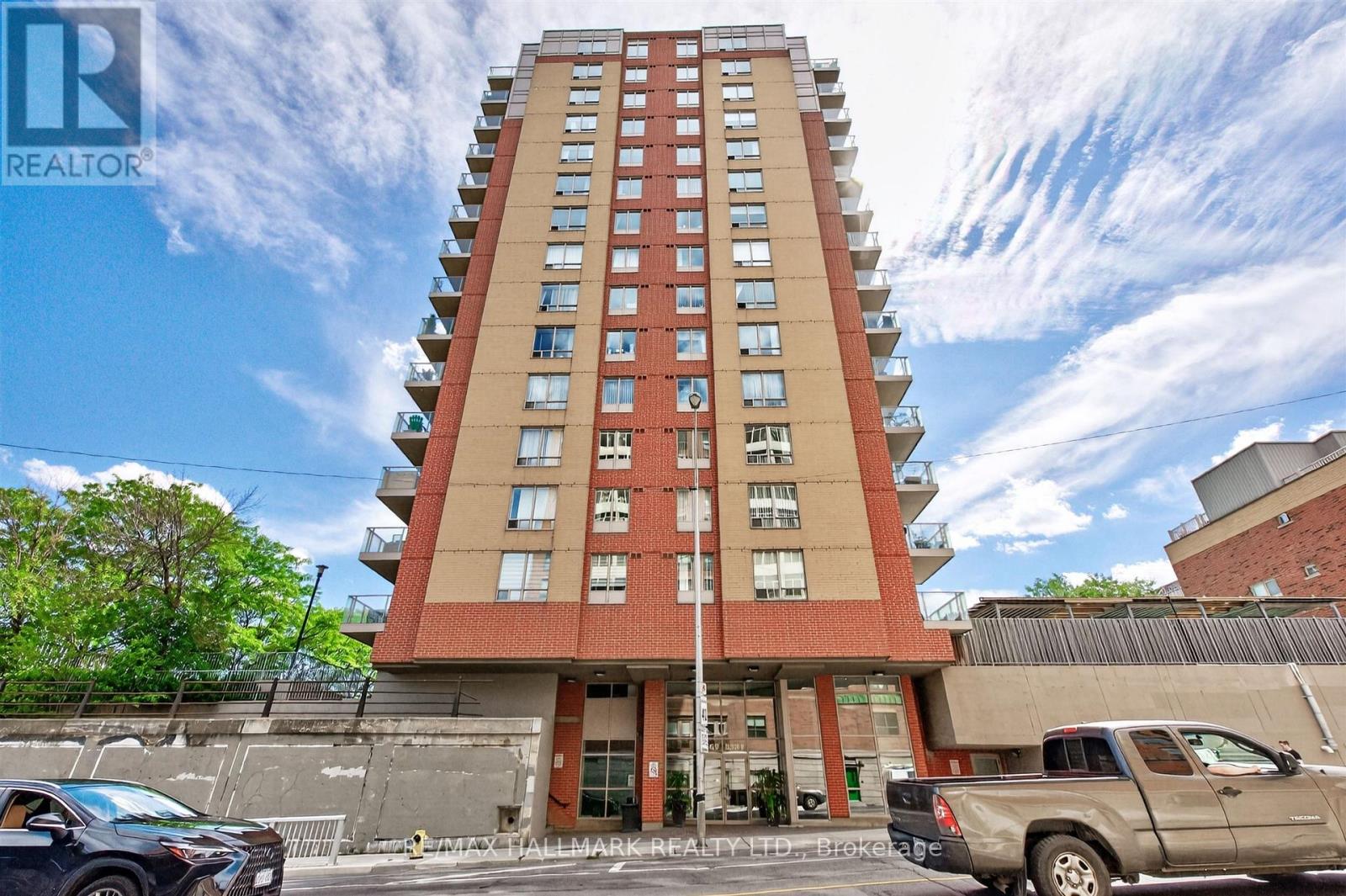806 - 1369 Bloor Street W, Toronto, Ontario  M6P 4J4 - Photo 1 - C13804648