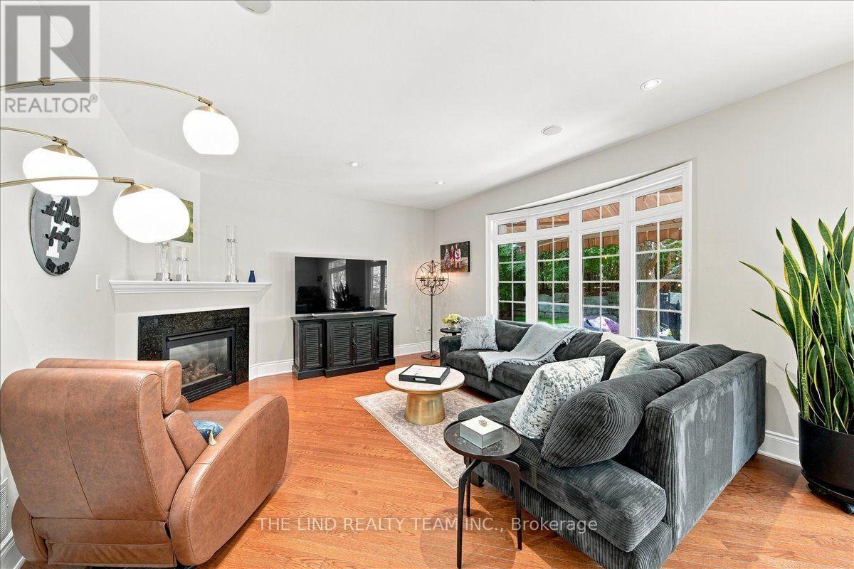 109 Willis Drive, Aurora, Ontario  L4G 7M4 - Photo 14 - N13804644