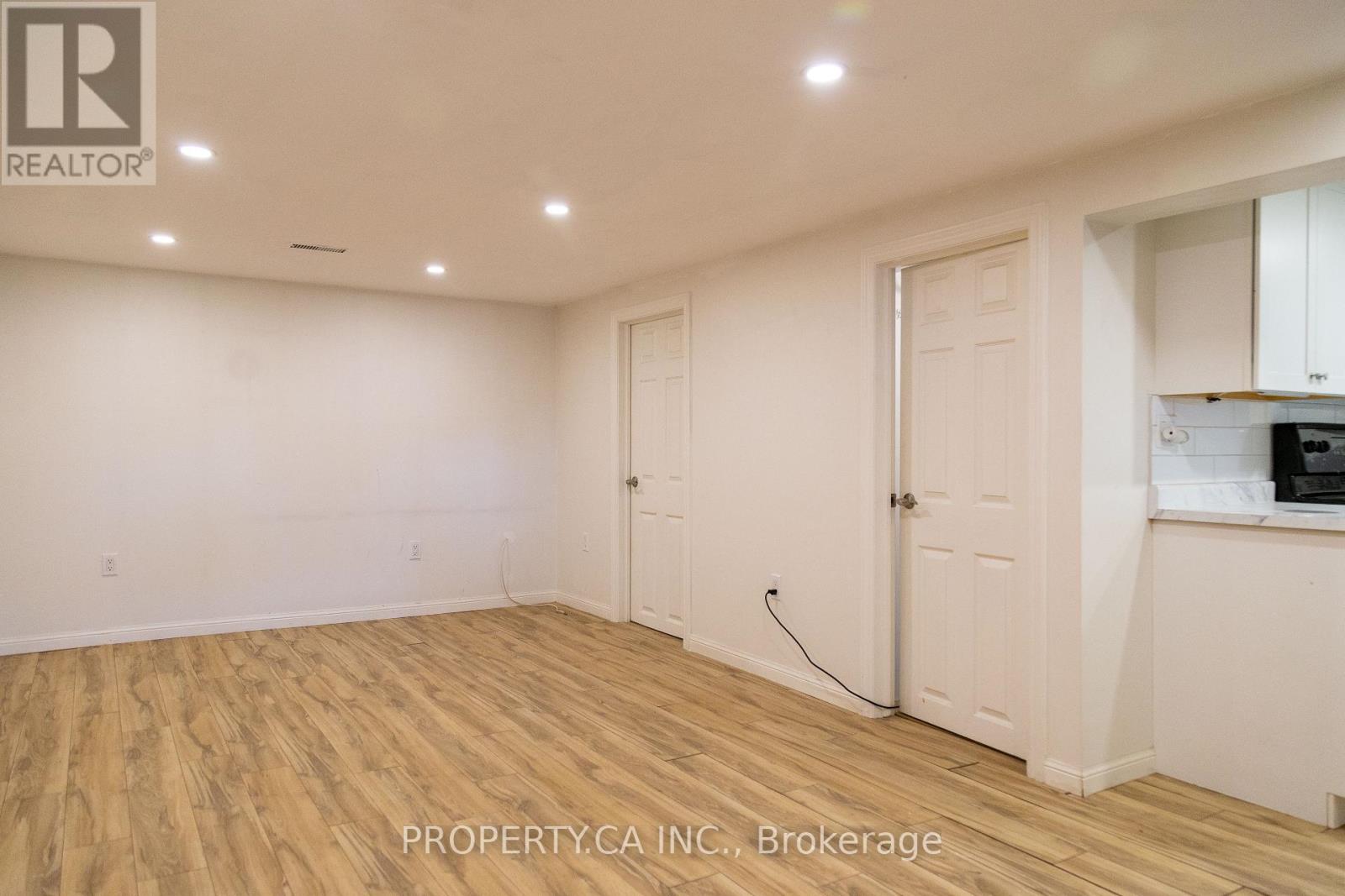 8 Dufferin Street, Barrie, Ontario  L4N 2J7 - Photo 20 - S13804666
