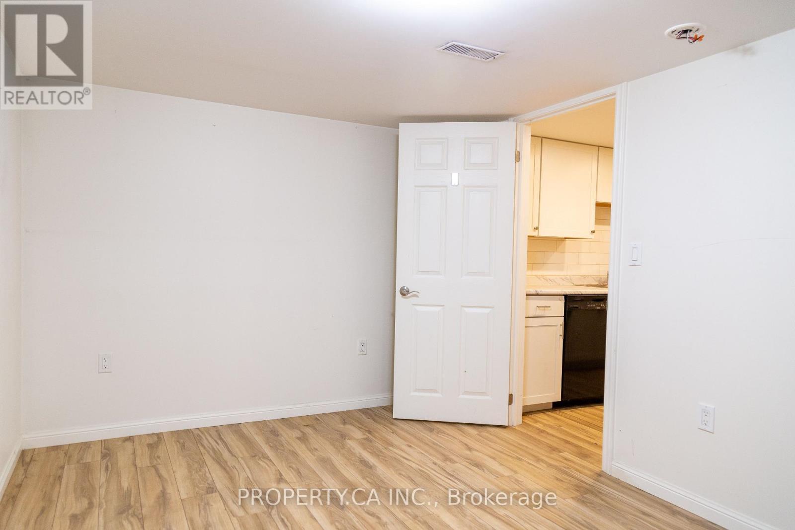 8 Dufferin Street, Barrie, Ontario  L4N 2J7 - Photo 23 - S13804666