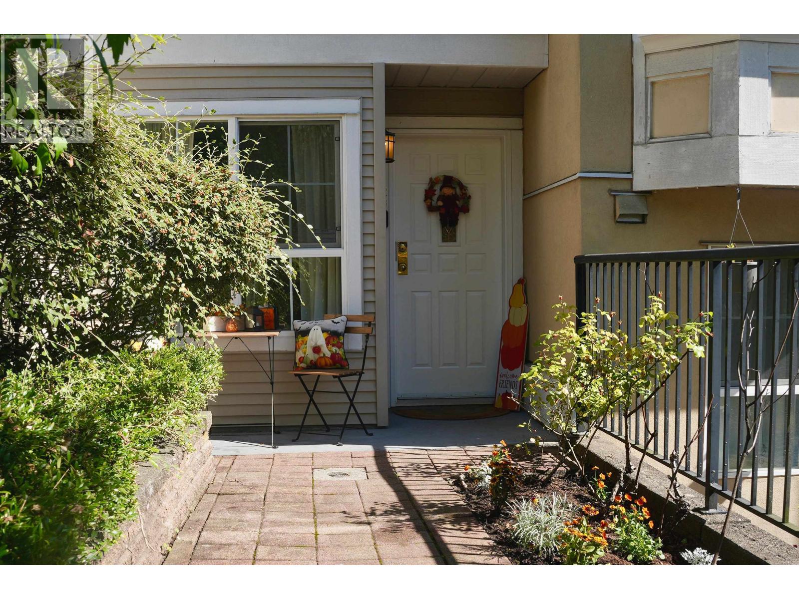 123 253 Casey Street, Coquitlam, British Columbia  V3K 7A3 - Photo 2 - R3166303