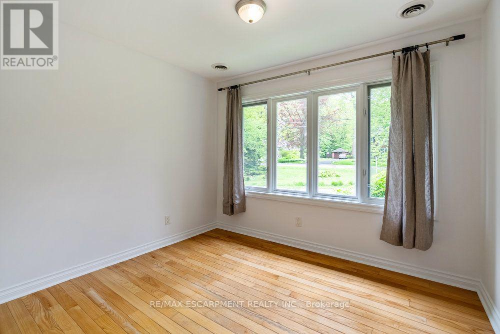 1361 Goldthorpe Road, Mississauga, Ontario  L5G 3R2 - Photo 13 - W13804668