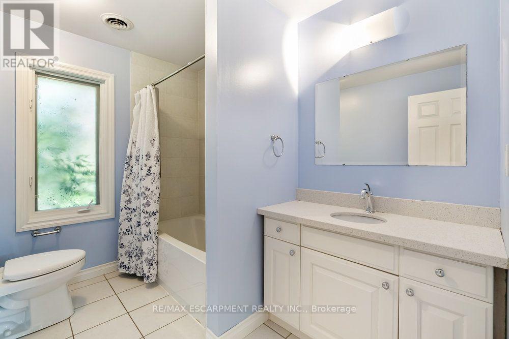 1361 Goldthorpe Road, Mississauga, Ontario  L5G 3R2 - Photo 15 - W13804668
