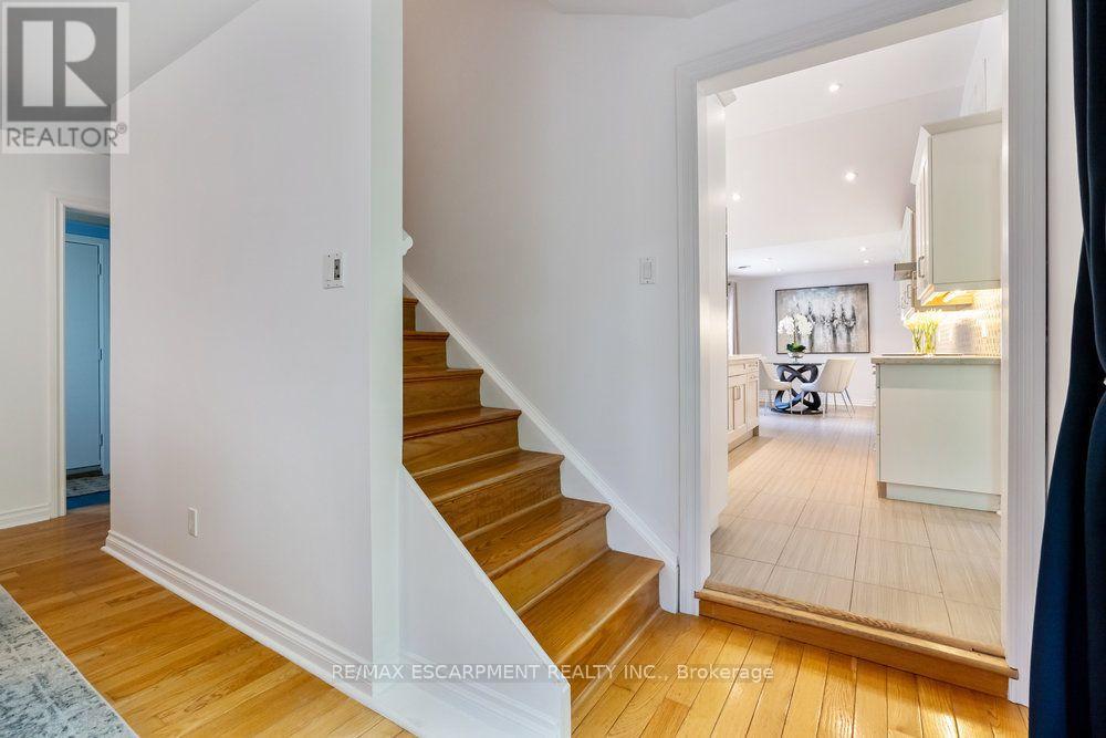 1361 Goldthorpe Road, Mississauga, Ontario  L5G 3R2 - Photo 17 - W13804668