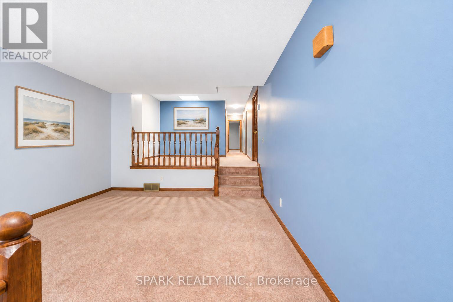 28 Lampman Crescent, Thorold, Ontario  L2V 4K7 - Photo 4 - X13674798
