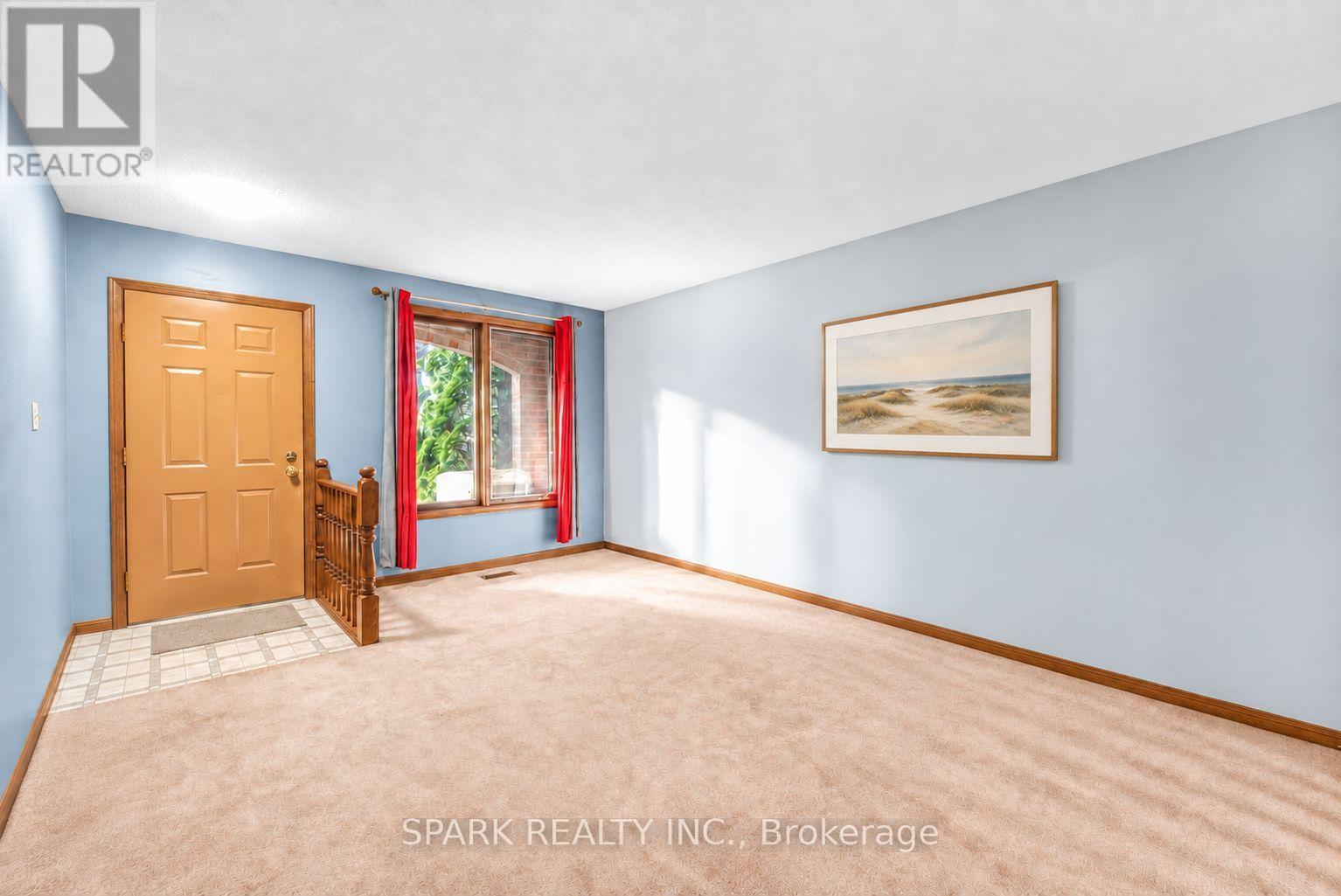 28 Lampman Crescent, Thorold, Ontario  L2V 4K7 - Photo 3 - X13674798