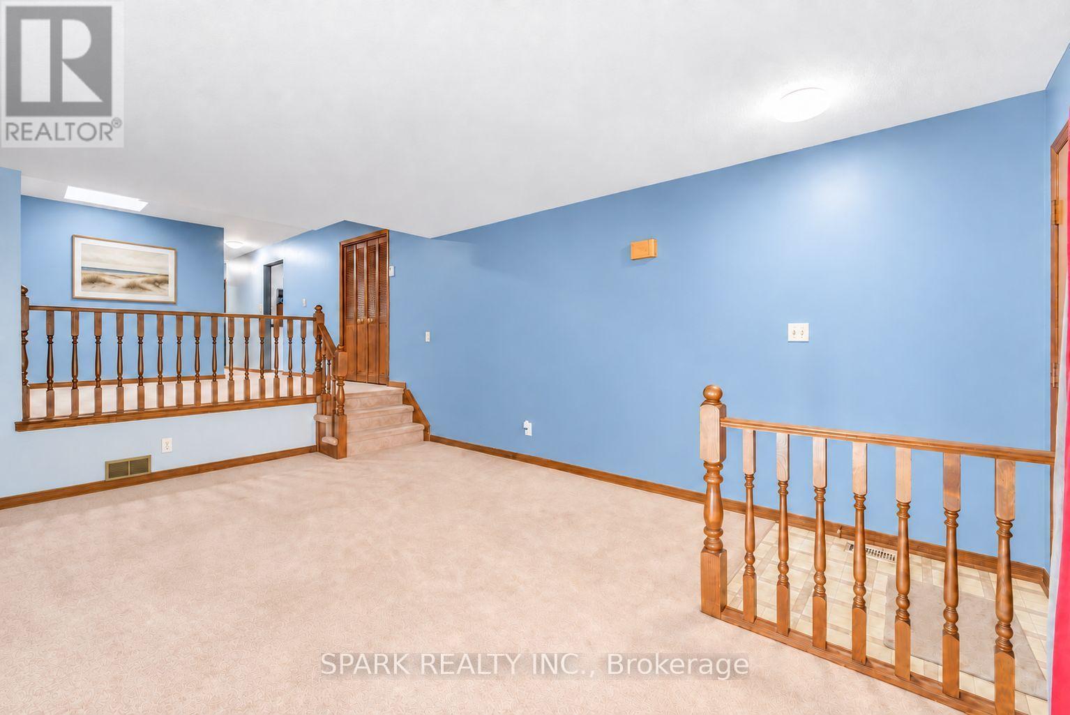 28 Lampman Crescent, Thorold, Ontario  L2V 4K7 - Photo 5 - X13674798