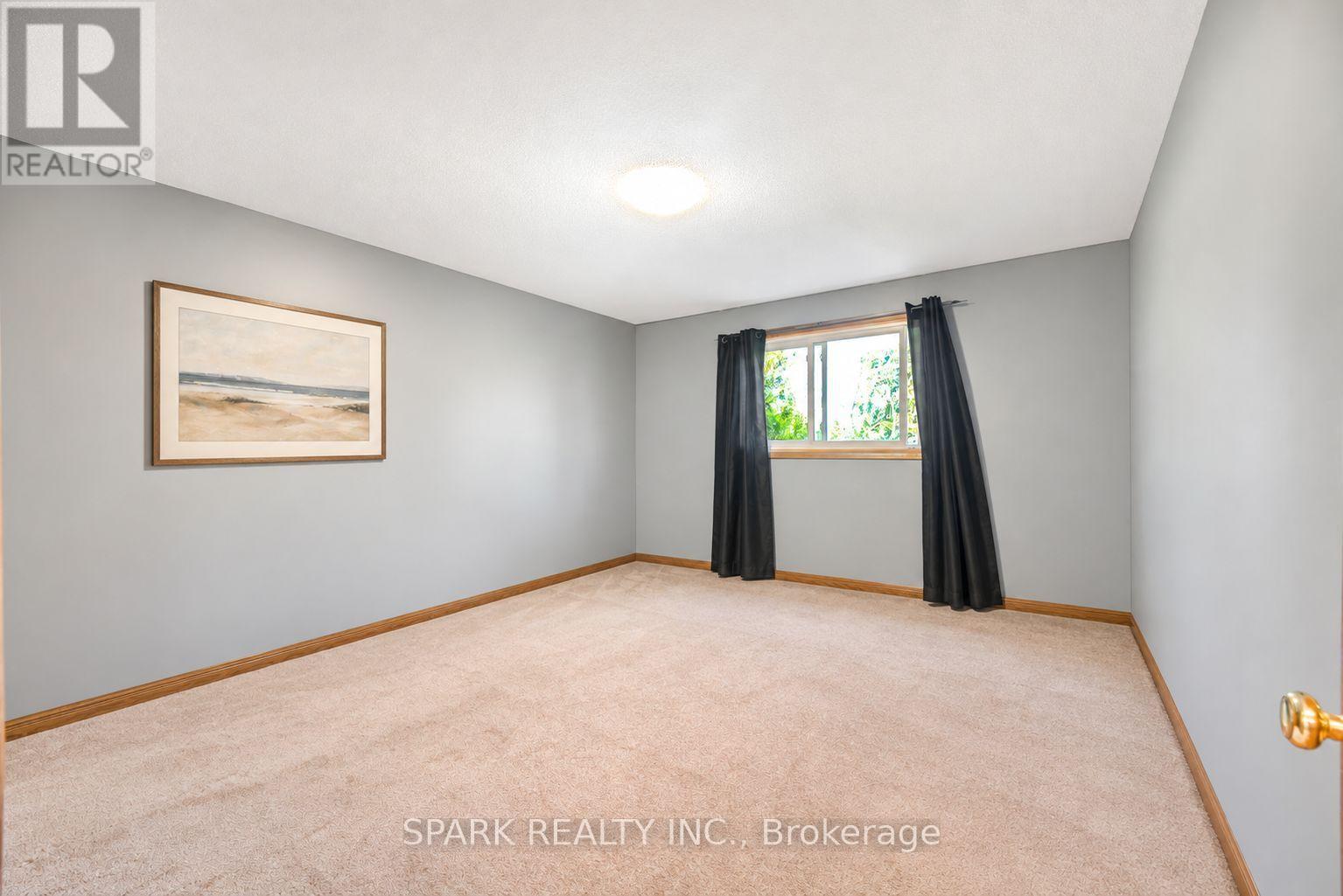 28 Lampman Crescent, Thorold, Ontario  L2V 4K7 - Photo 13 - X13674798