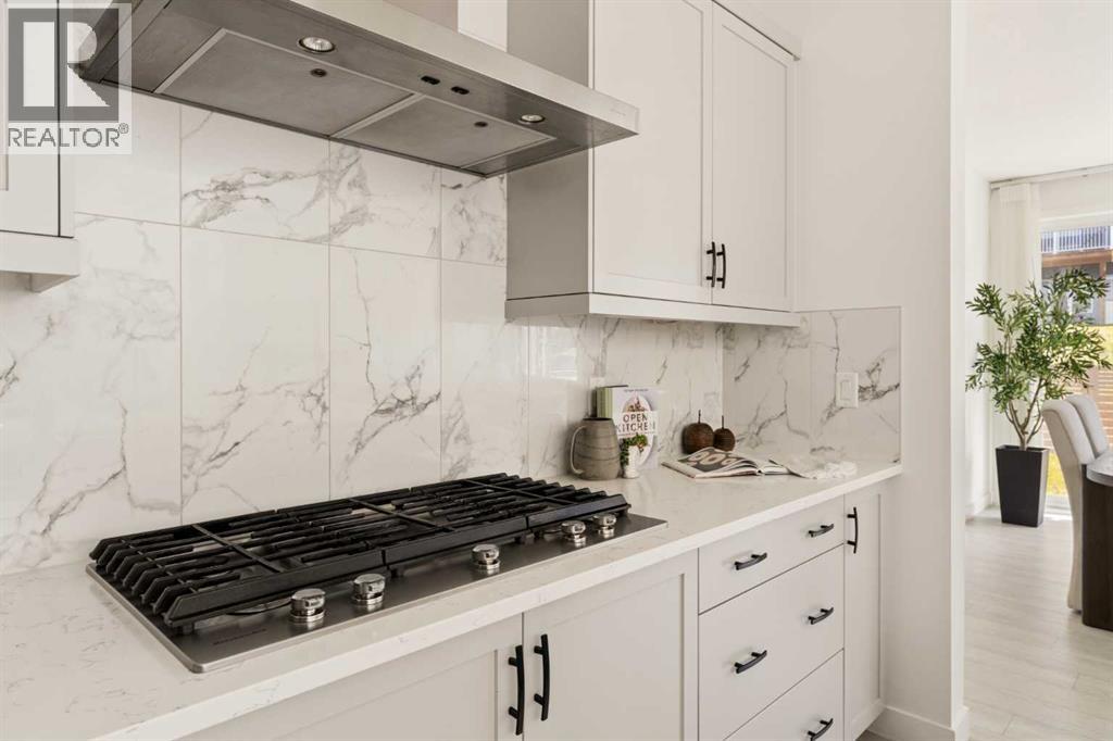 312 Lucas Way NW, Calgary, Alberta  T3P 0R5 - Photo 7 - A2345030