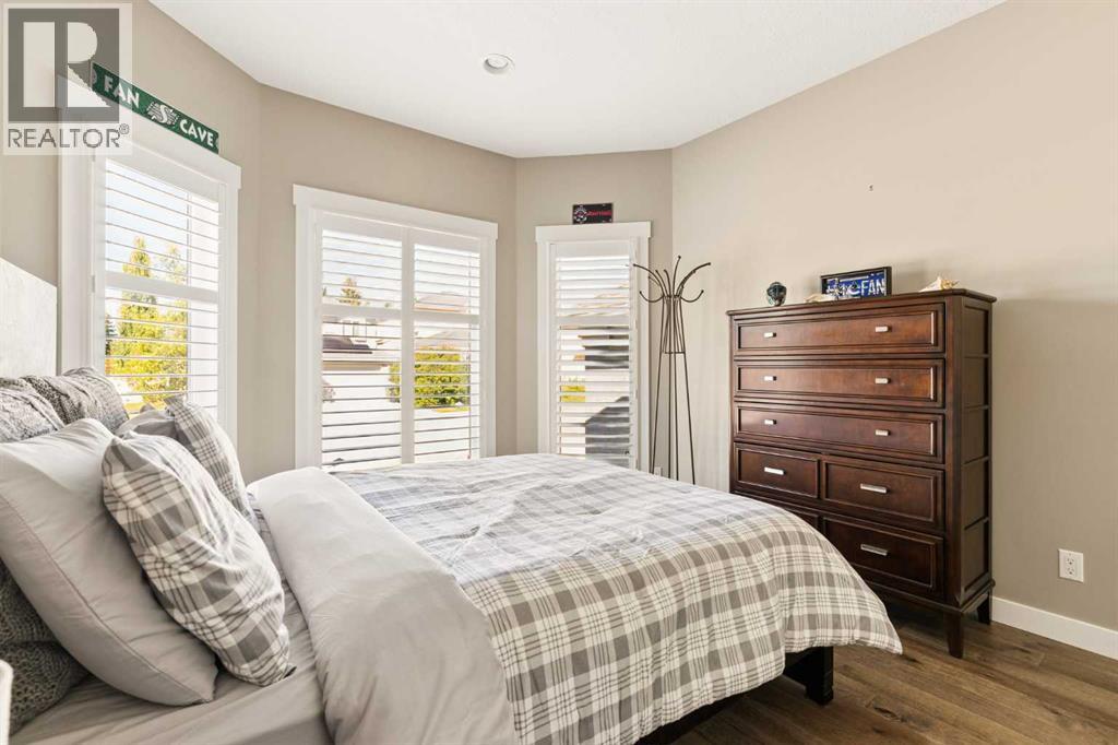 246 Woodpark Green SW, Calgary, Alberta T2W 6E9 - Photo 30 - A2345776