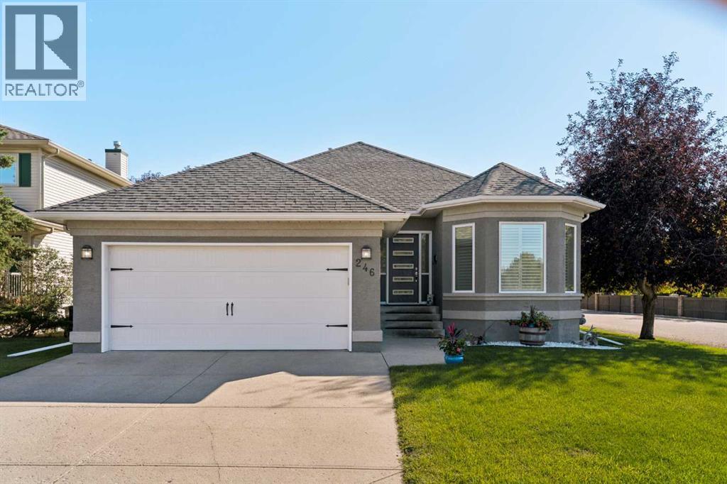 246 Woodpark Green SW, Calgary, Alberta T2W 6E9 - Photo 3 - A2345776