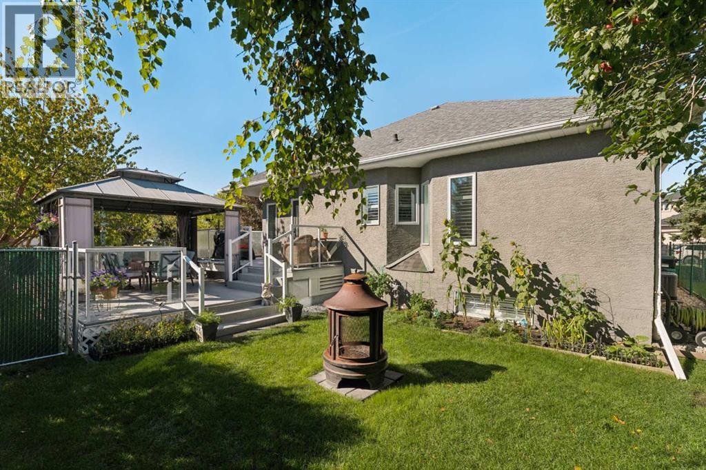 246 Woodpark Green SW, Calgary, Alberta T2W 6E9 - Photo 49 - A2345776