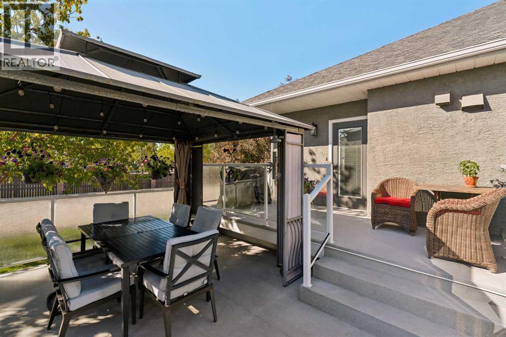 246 Woodpark Green SW, Calgary, Alberta T2W 6E9 - Photo 45 - A2345776