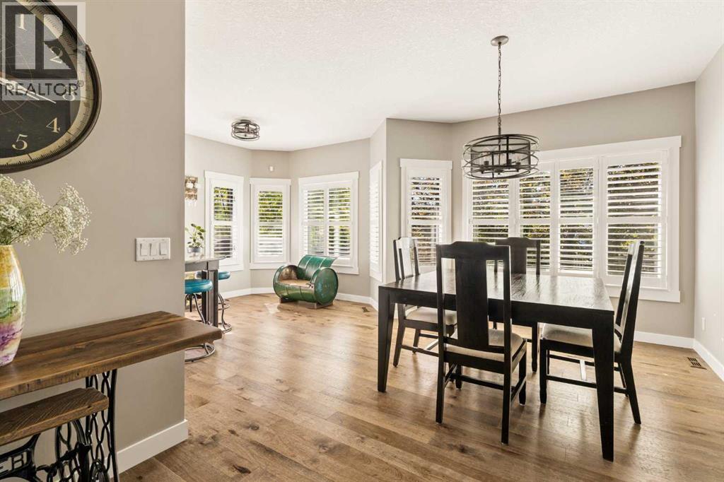 246 Woodpark Green SW, Calgary, Alberta T2W 6E9 - Photo 11 - A2345776