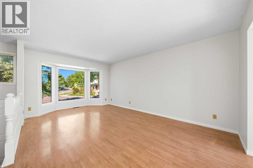 243 Millcrest Way SW, Calgary, Alberta  T2Y 2K7 - Photo 6 - A2346560