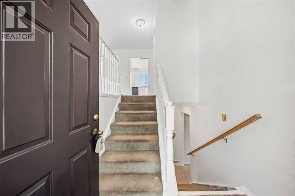 243 Millcrest Way SW, Calgary, Alberta  T2Y 2K7 - Photo 4 - A2346560