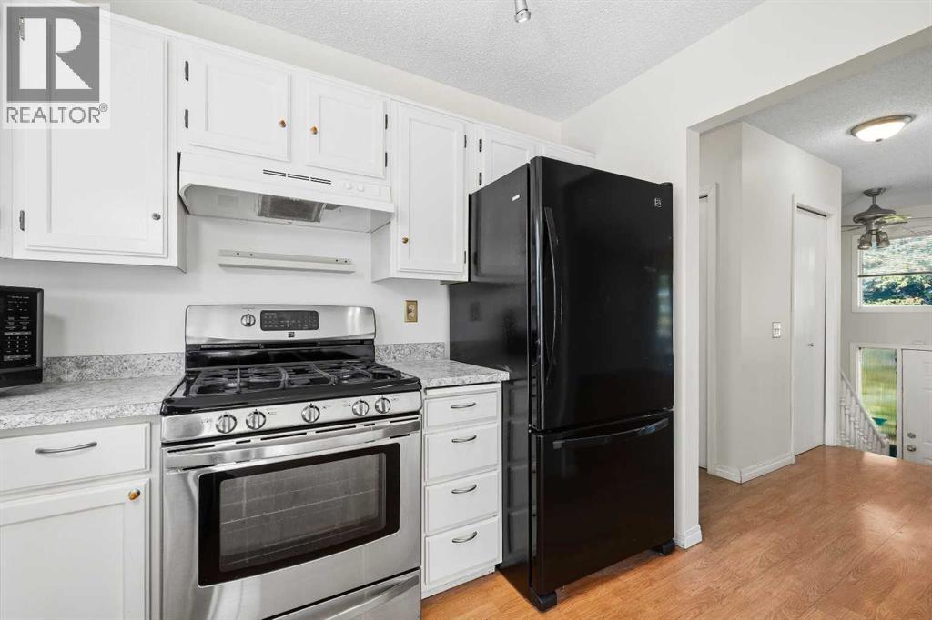 243 Millcrest Way SW, Calgary, Alberta  T2Y 2K7 - Photo 11 - A2346560