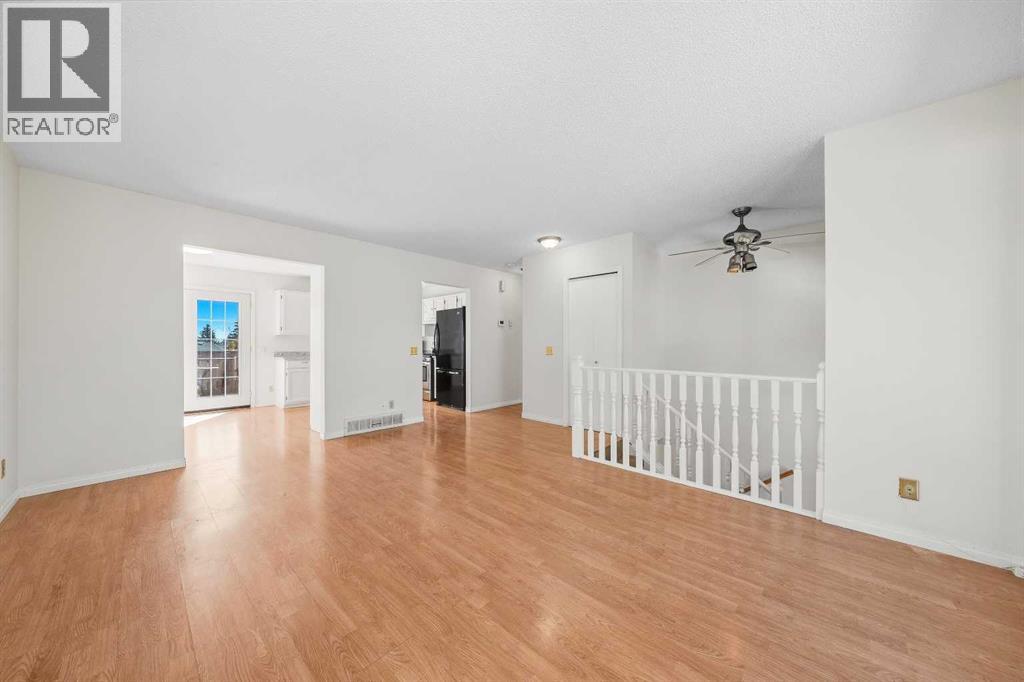 243 Millcrest Way SW, Calgary, Alberta  T2Y 2K7 - Photo 7 - A2346560