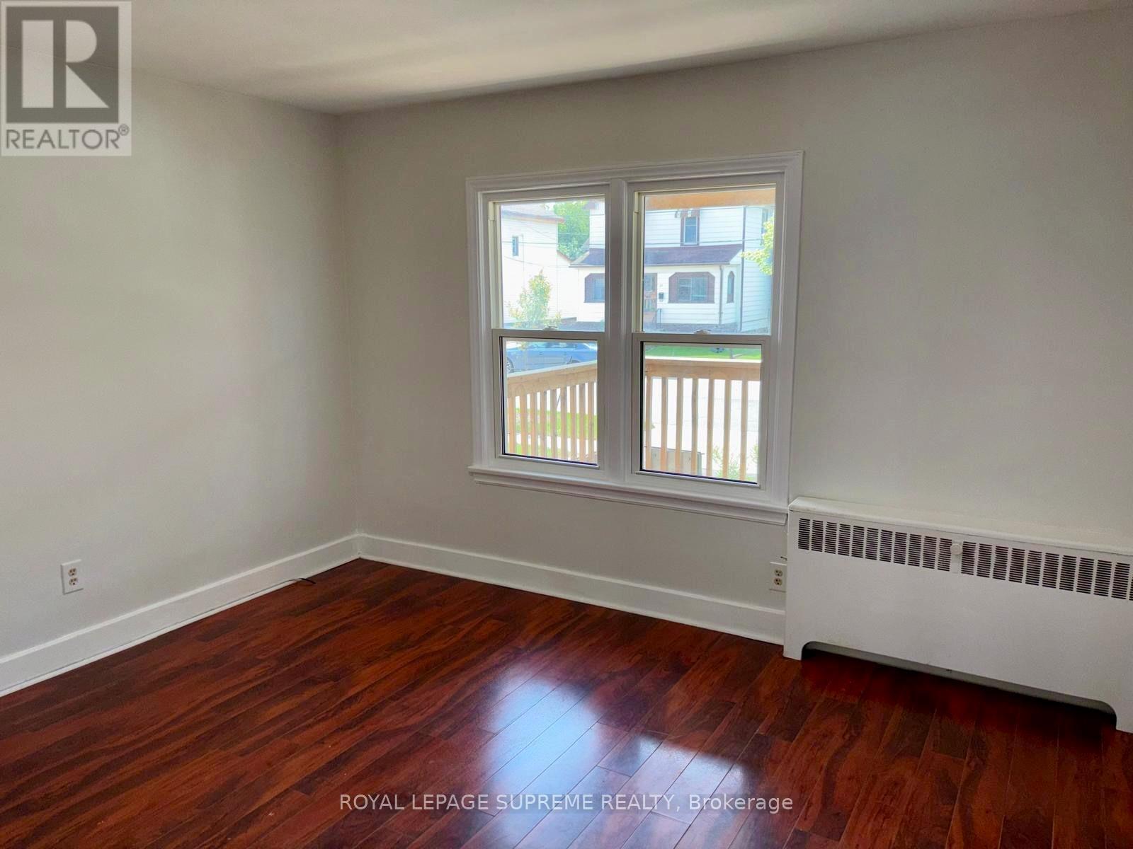 Main Floor - 30 Fourth Street, Welland, Ontario  L3B 4X6 - Photo 29 - X13804656