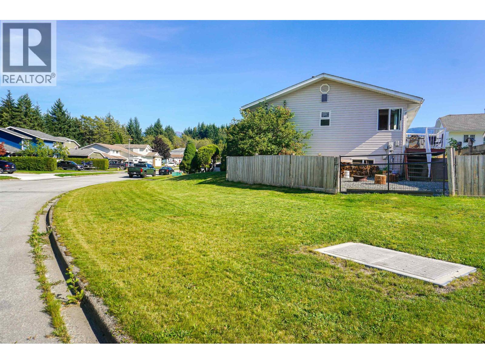 39 Banyay Street, Kitimat, British Columbia  V8C 2P5 - Photo 4 - R3166959