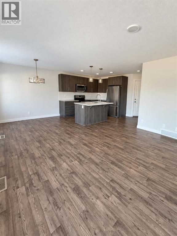 49 Hawthorn Place, Sylvan Lake, Alberta  T4S 0S2 - Photo 4 - A2346366