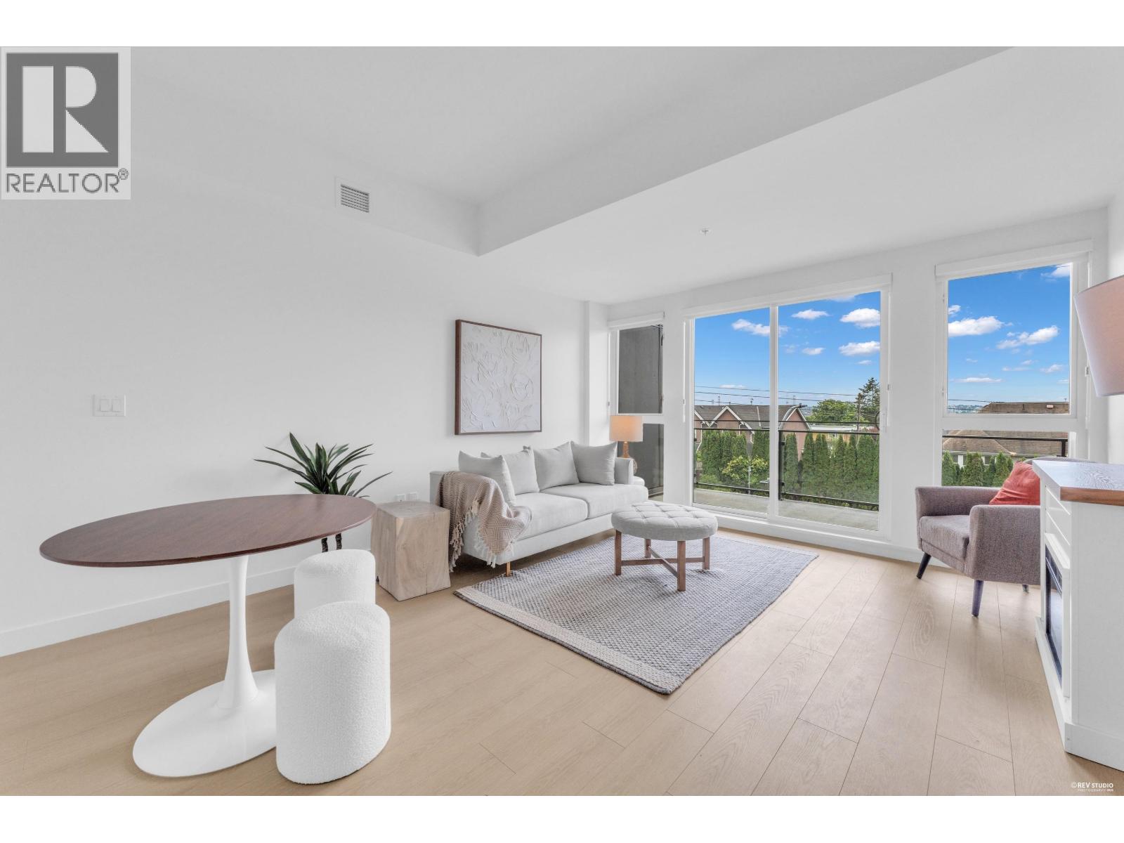 103/203 422 E 3rd Street, North Vancouver, British Columbia  V7L 0K1 - Photo 2 - R3166110