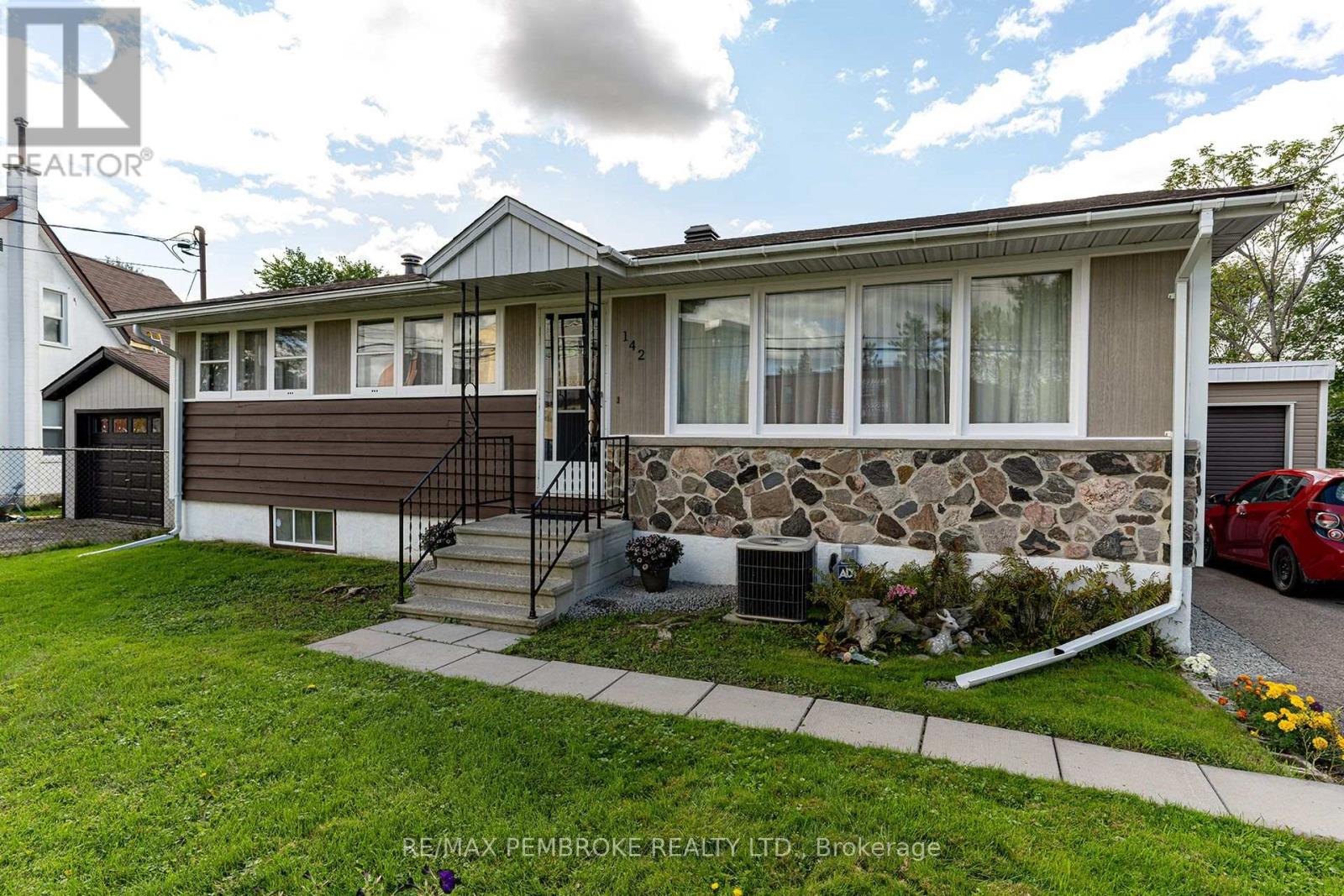 142 Deacon Street, Pembroke, Ontario  K8A 2J4 - Photo 2 - X13804780
