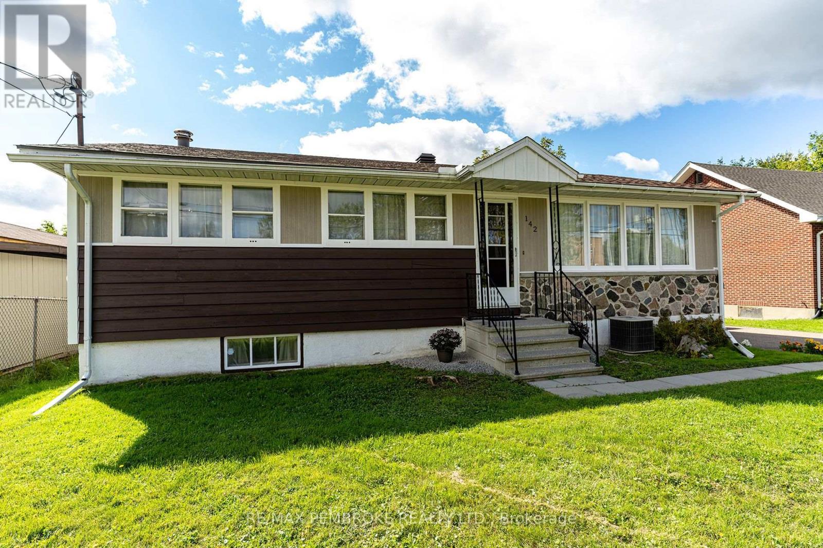 142 Deacon Street, Pembroke, Ontario  K8A 2J4 - Photo 3 - X13804780