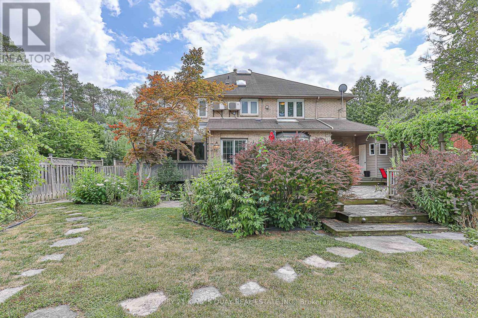 338 MCKEE AVENUE, Toronto, Ontario