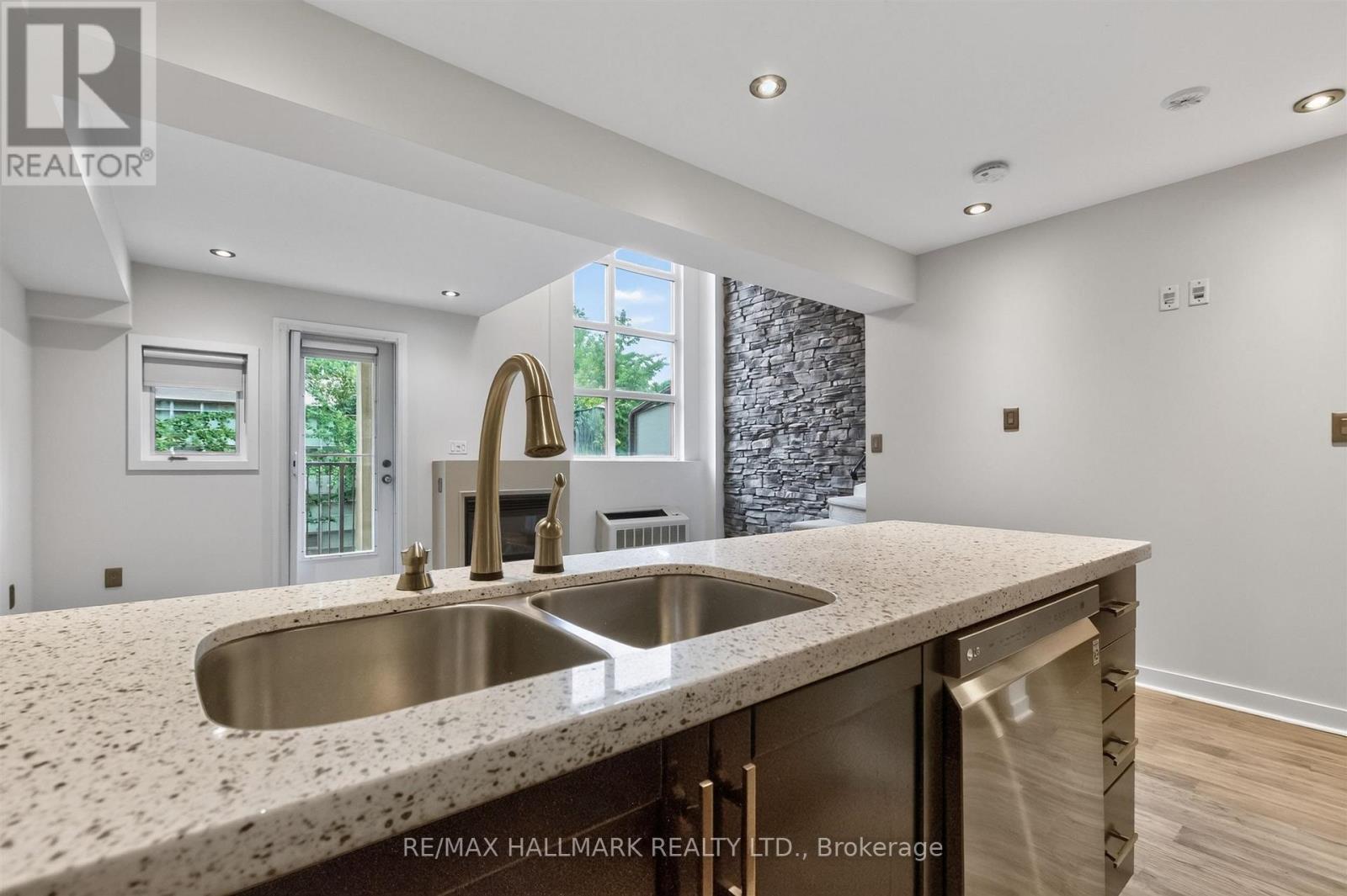 103 - 21 Earl Street, Toronto, Ontario  M4Y 3C8 - Photo 6 - C13804846