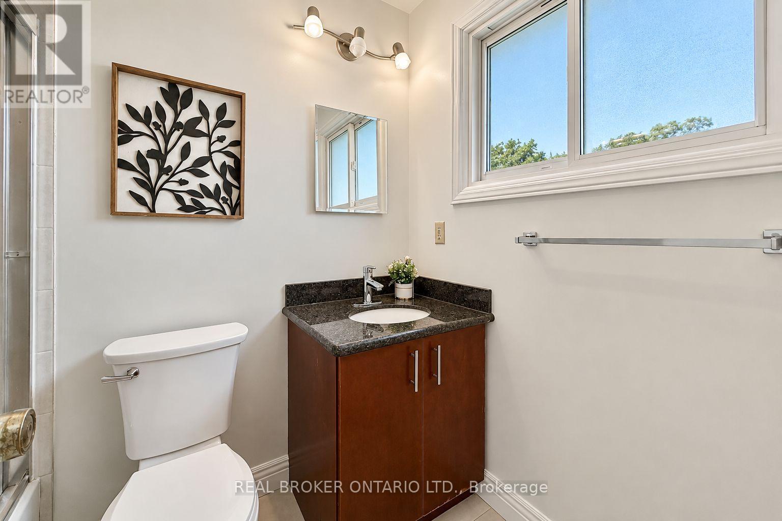 89 Bushmills Square, Toronto, Ontario  M1V 1K5 - Photo 18 - E13804802
