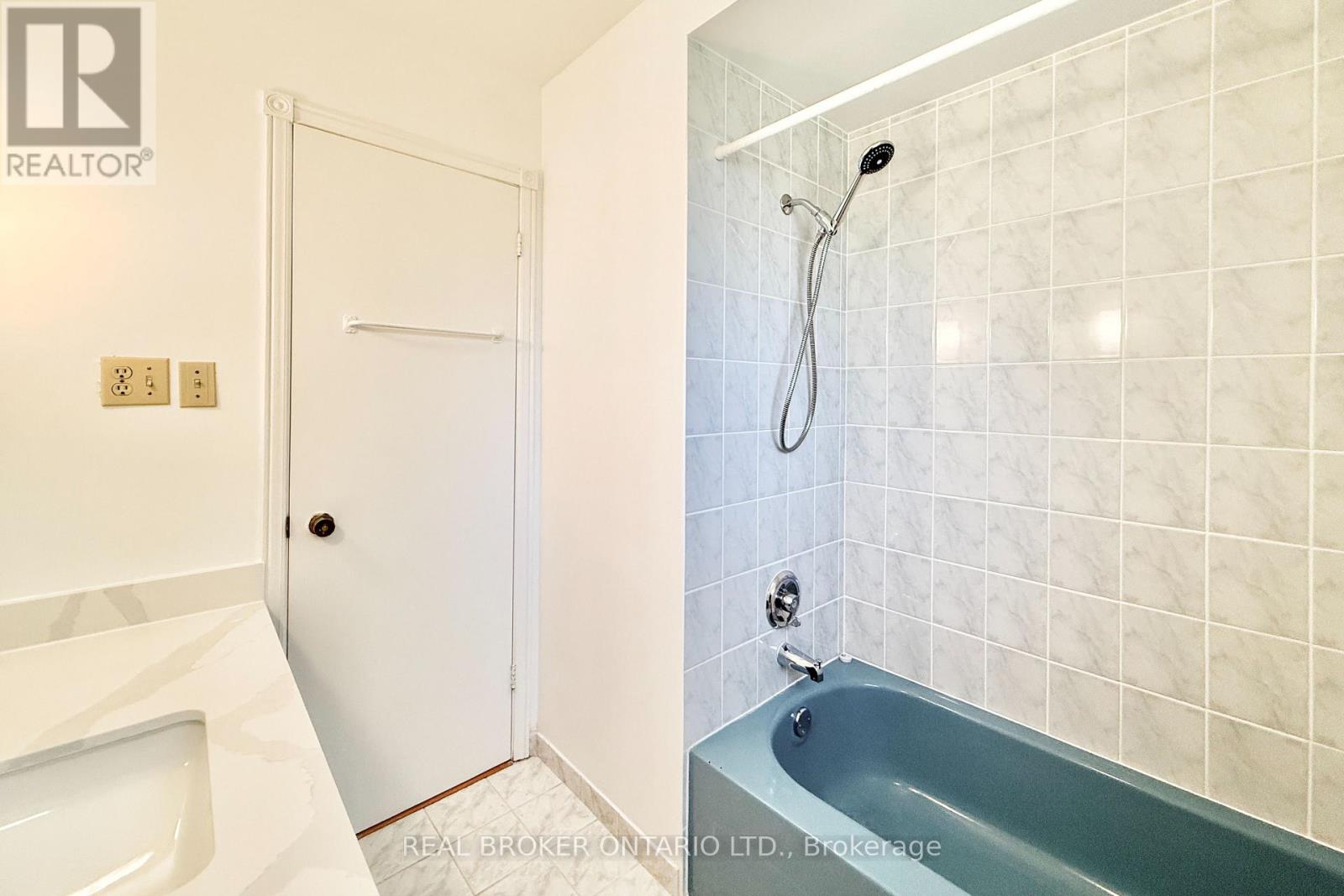 89 Bushmills Square, Toronto, Ontario  M1V 1K5 - Photo 23 - E13804802