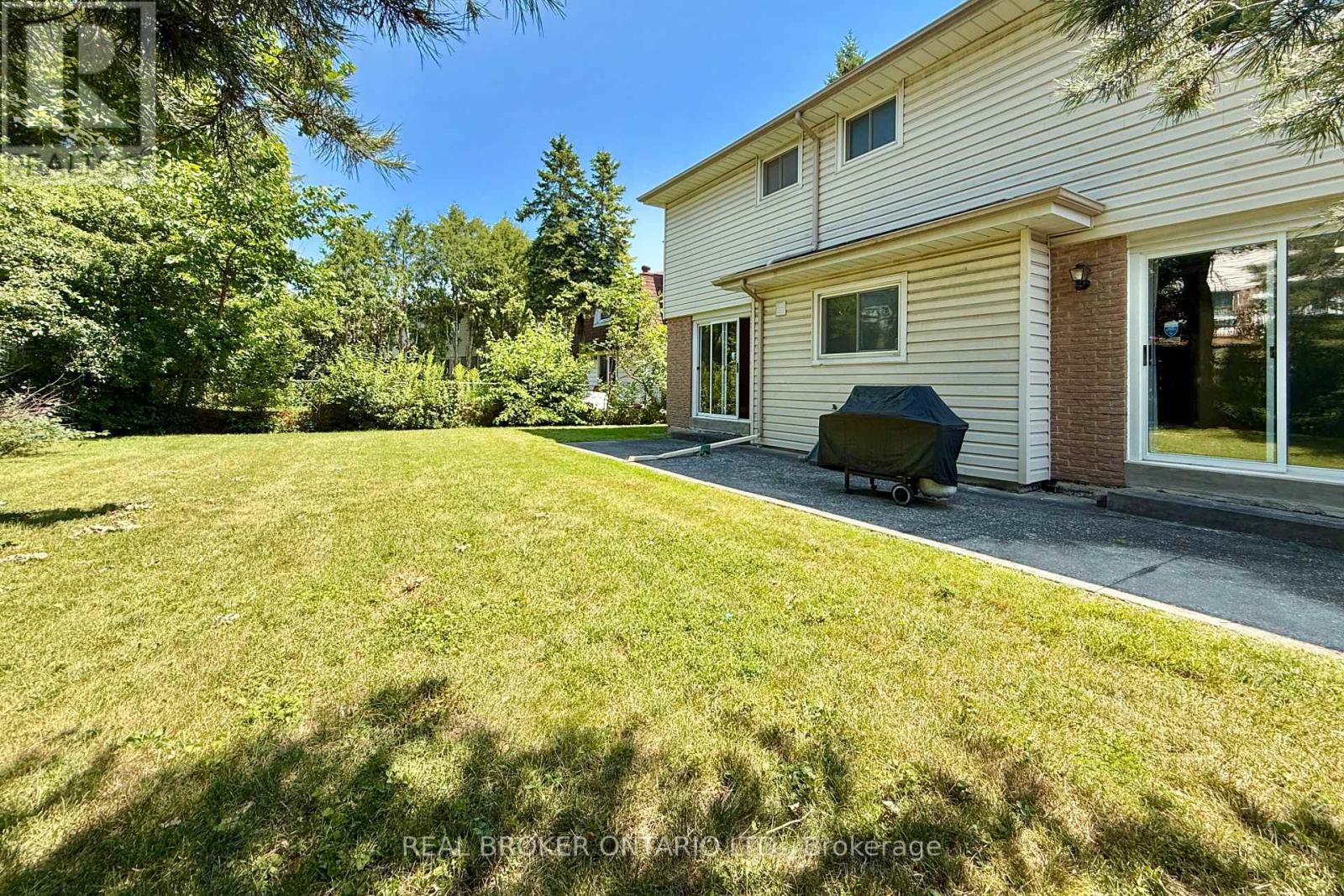 89 Bushmills Square, Toronto, Ontario  M1V 1K5 - Photo 39 - E13804802