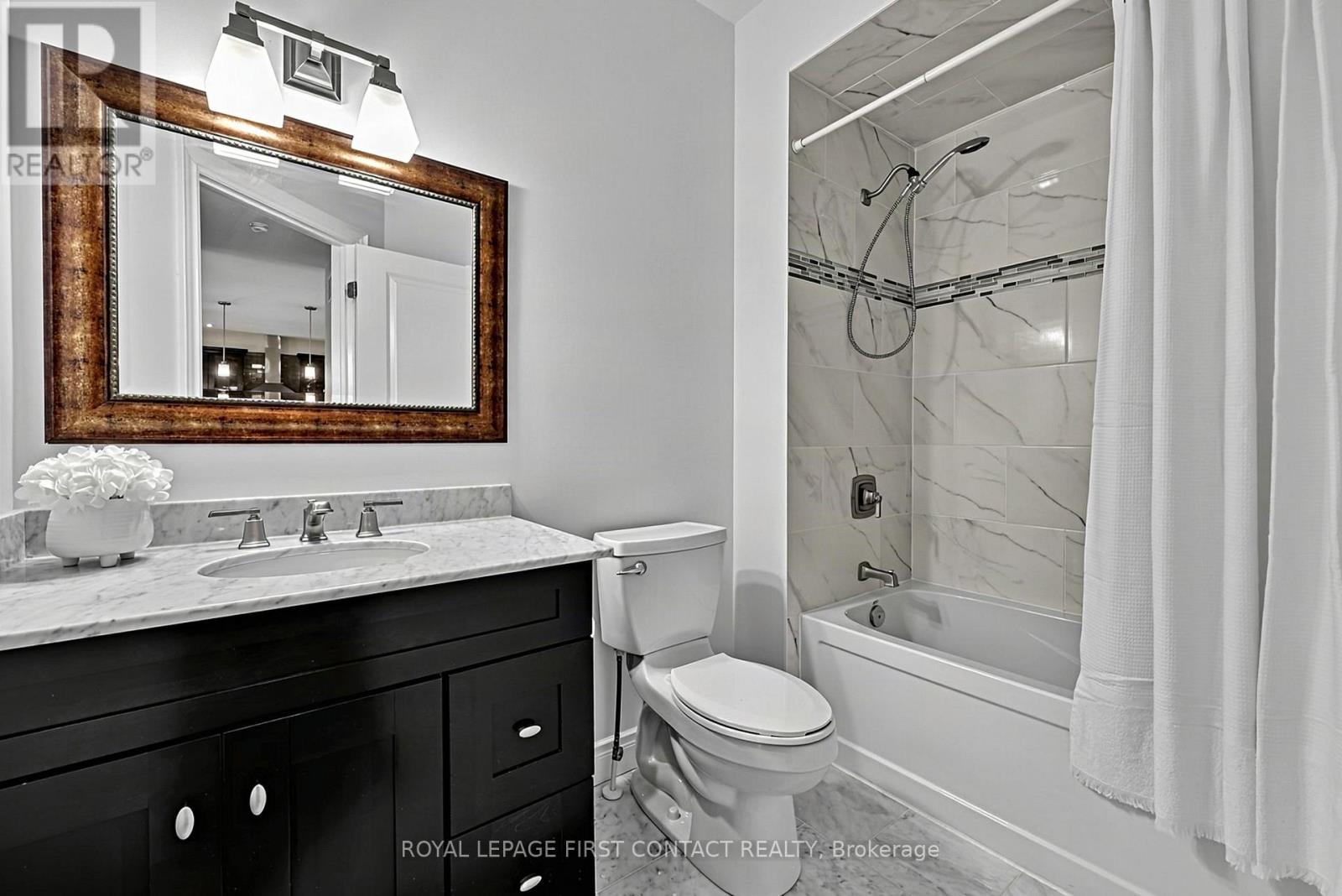 981 Ewart Street, Innisfil, Ontario  L4G 9G3 - Photo 20 - N13804818