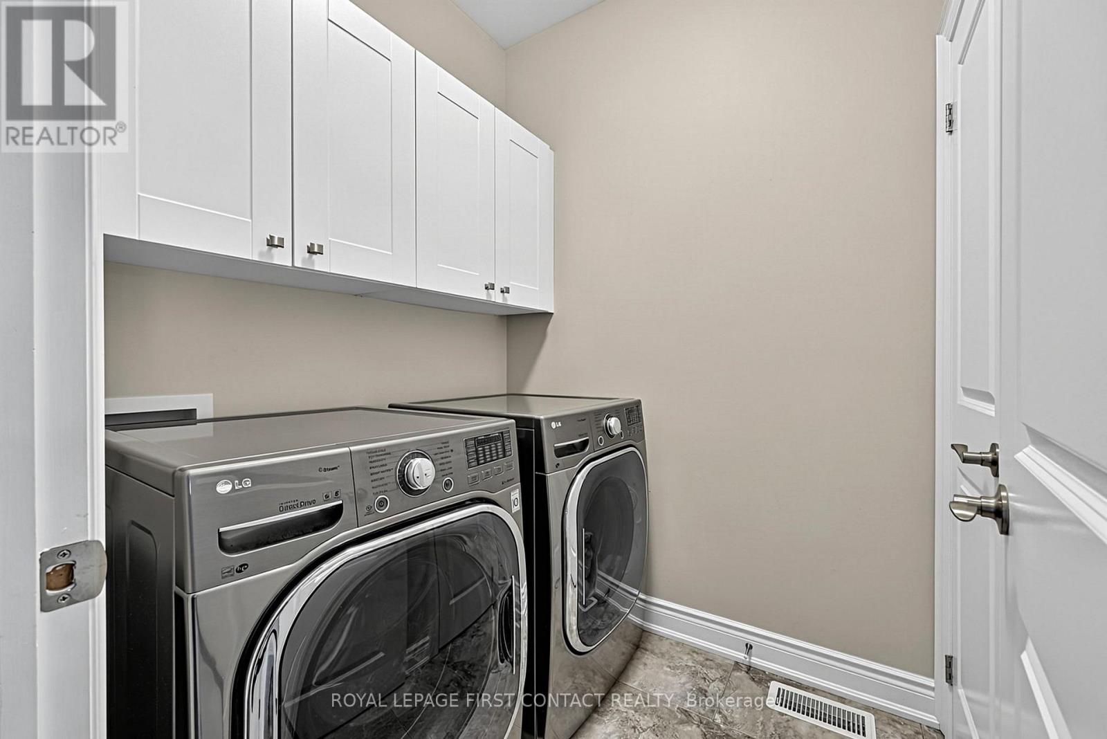 981 Ewart Street, Innisfil, Ontario  L4G 9G3 - Photo 21 - N13804818